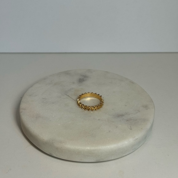 Gold Ring Design - Picture 4 of 5